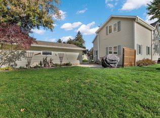 7337 N Vine St, Lannon, WI 53046