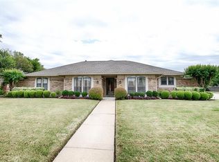 1900 Westminster Dr, Carrollton, TX 75007