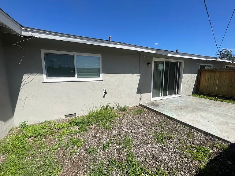 228 S Oak St — Photo 26