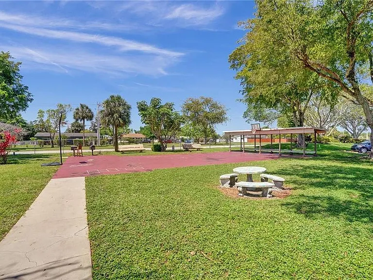 7895 Margate Blvd #203 — Photo 11