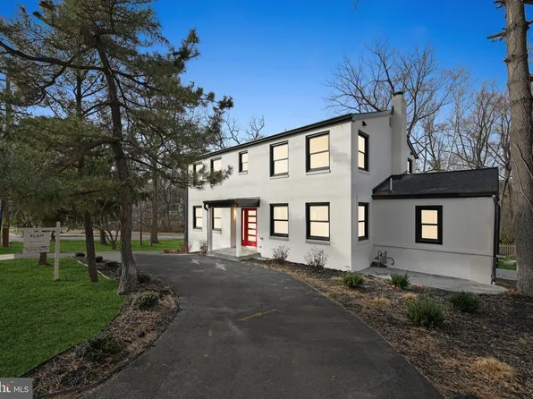 9200 Cedar Ln, Bethesda, MD 20814