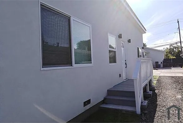 360 S Buena Vista Ave — Photo 2