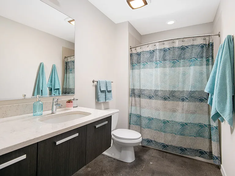 13thirteen Randolph Street Lofts — Photo 27