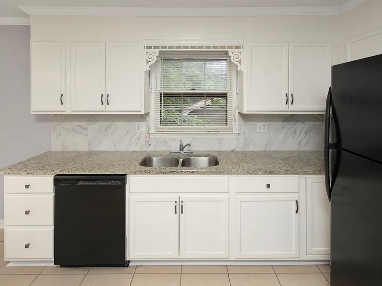 2624 Excalibur Dr SE — Photo 6