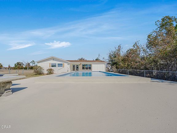 3rd image of 1434 W Park Ln