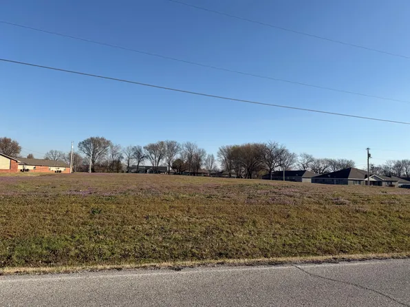 E 11th St, Grove, OK 74344