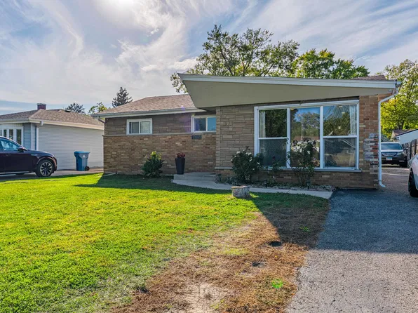 840 N Craig Pl, Addison, IL 60101