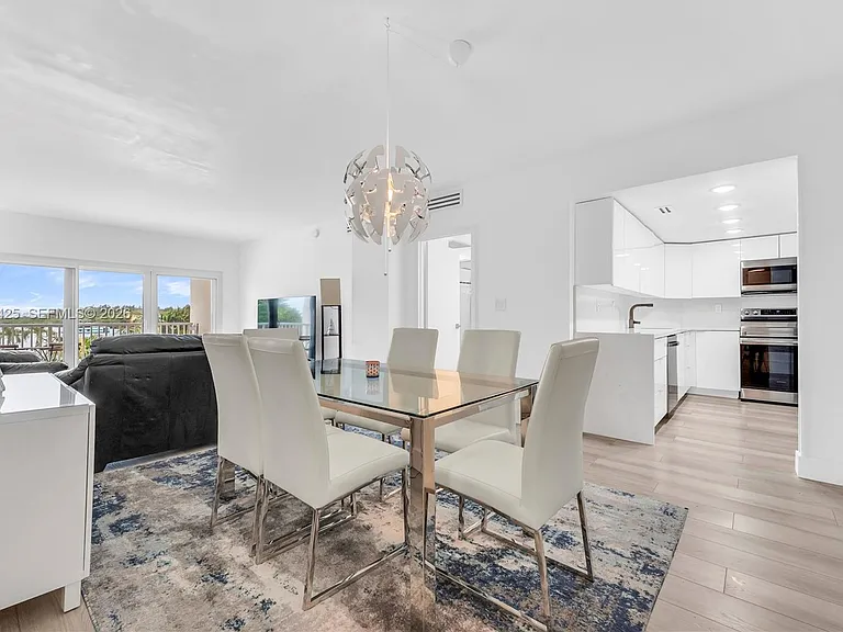 300 Bayview Dr #214 — Photo 9