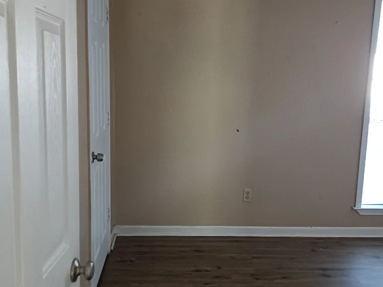 1745 Graceland Cv — Photo 10
