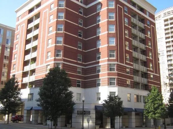 880 N Pollard St APT 704, Arlington, VA 22203