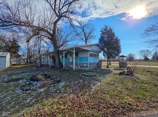 108 Hanna St, Worthington, IN 47471