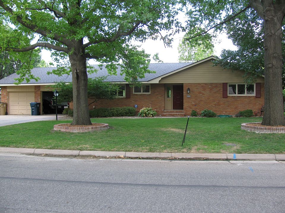 1st image of 2702 Heather Pkwy