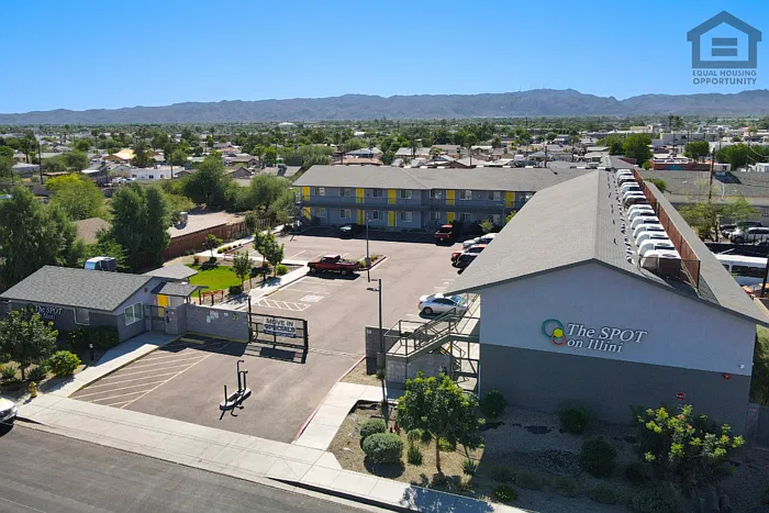 2 bed, 2.0 bath, 892 sqft, $1,499 — Photo 3