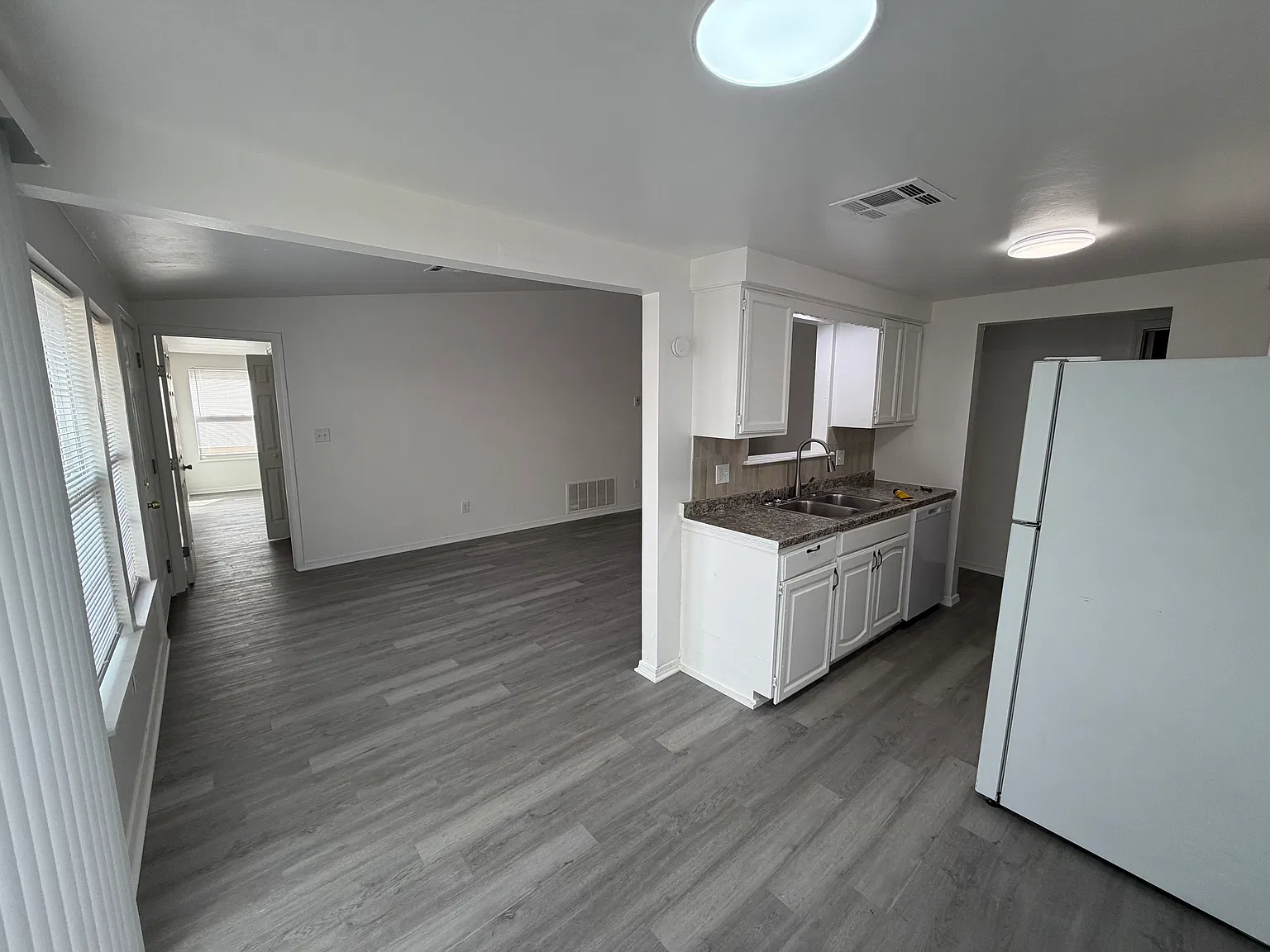 3 bed, 1144 sqft, $1,300 — Photo 3