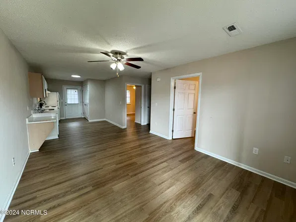 2215 Hurt Dr, Rocky Mount, NC 27804