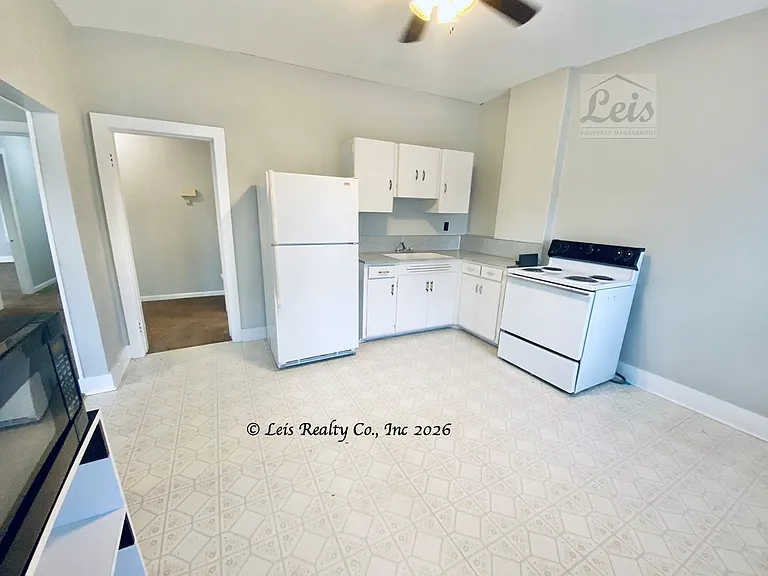 43 Saint Steffin St — Photo 3