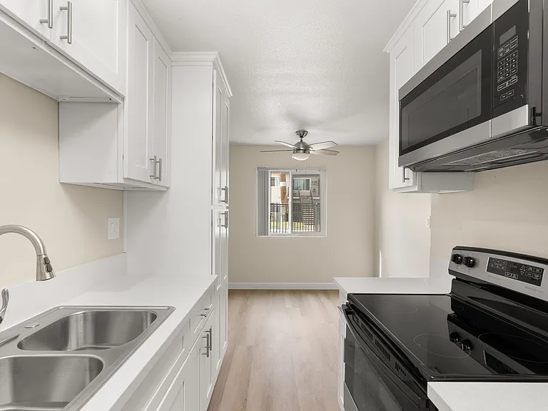 MAGNOLIA WEST APARTMENTS- RIVERSIDE, CA — Photo 32