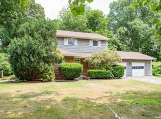 6 Darrell St, East Northport, NY 11731