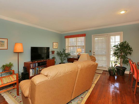 4th image of 1516 Palm Ave #1516