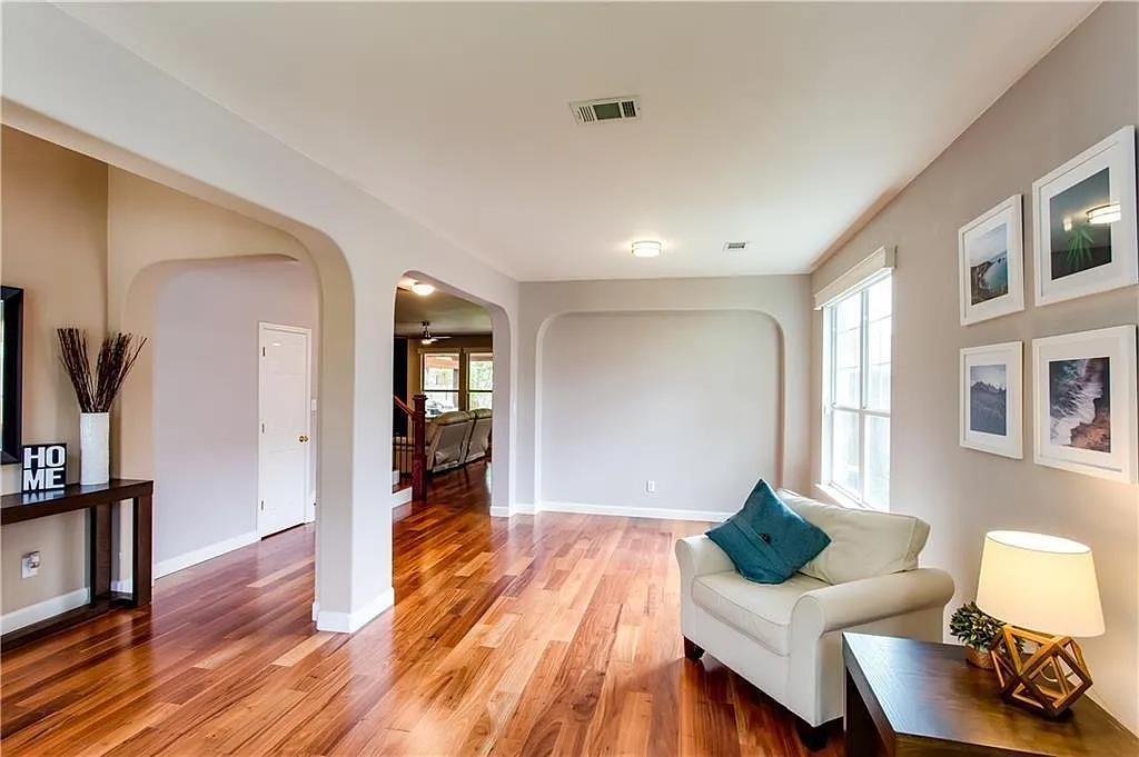 4 bed, 3.5 bath, 3247 sqft, $3,400 — Photo 3