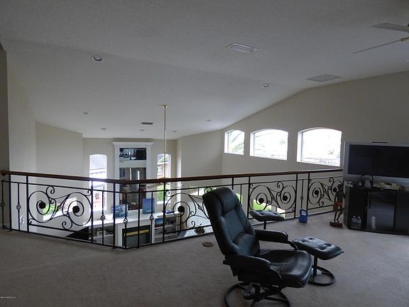 4th image of 4447 Harbour Island Dr