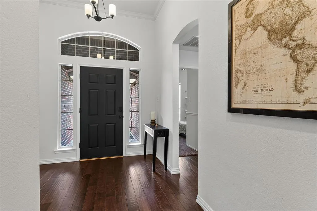 4 bed, 2.0 bath, 1753 sqft, $2,850 — Photo 3