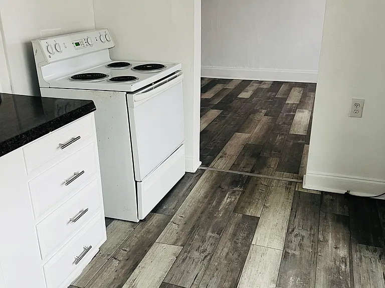 975 1/2 Campbell Ave #2 — Photo 28