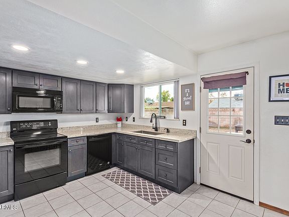 3rd image of 2329 E Dolphin Ave