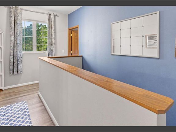 4th image of 758 Bridlewood Dr Unit H