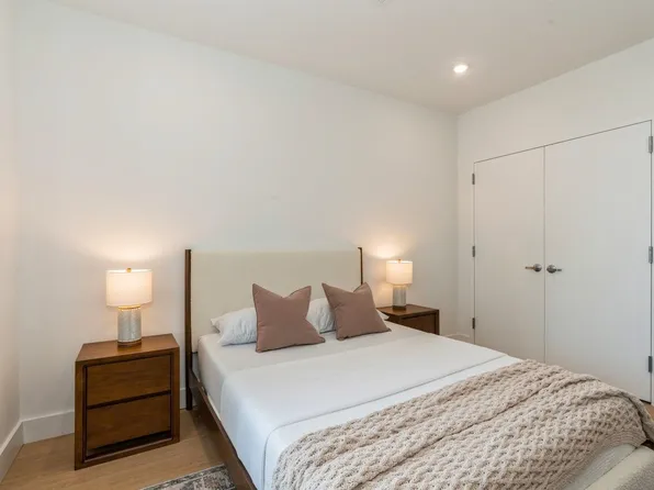 30 3 Vroom Street image 13 of 27