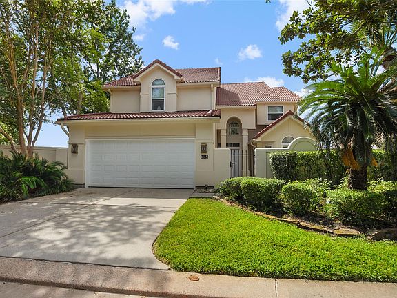 3rd image of 1615 Corniche St