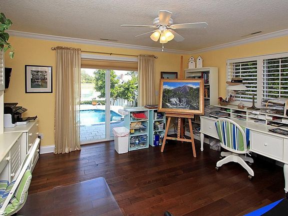 4th image of 213 Howard Dr