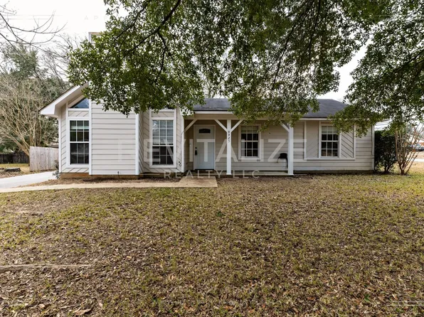9425 Burnt Tree Dr, Mobile, AL 36695