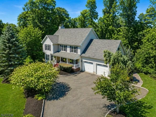 2 Log Rd, Jefferson Twp., NJ 07849