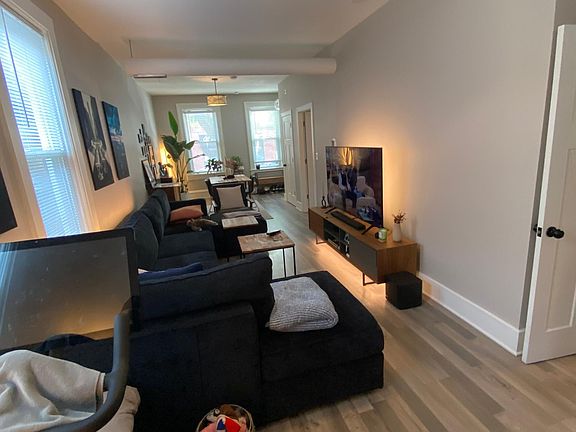 3rd image of 2015 N Bingham St Floor 1