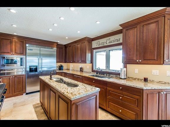 2nd image of 2716 E Comanche Dr