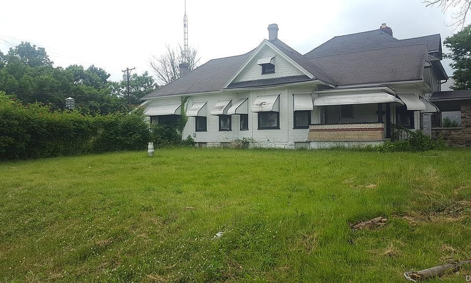 2nd image of 3516 W 3rd St