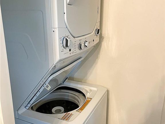 2nd image of 4321 NE 21st Ave APT 8