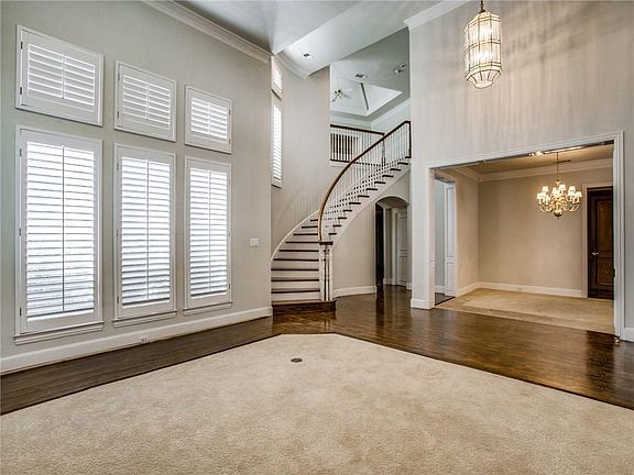 4th image of 5976 Temple Dr