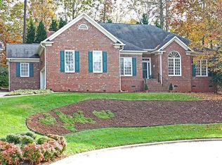 117 Large Oaks Dr, Cary, NC 27518