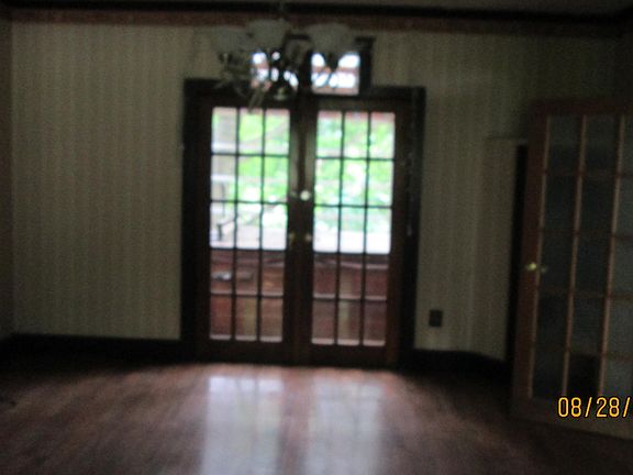 2nd image of 2621 S Main St
