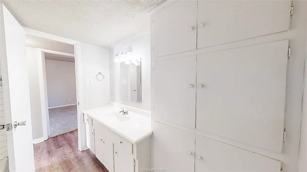 2 bed, 862 sqft, $900 — Photo 3