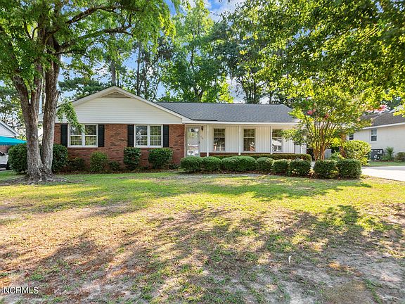 3rd image of 307 Kirkland Drive