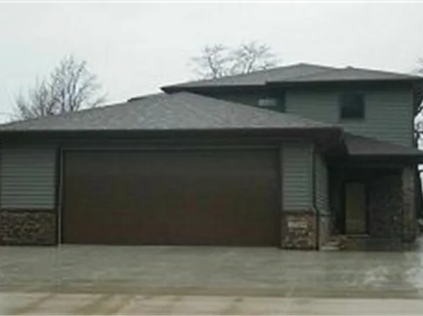 1709 S Shore Dr, Clear Lake, IA 50428