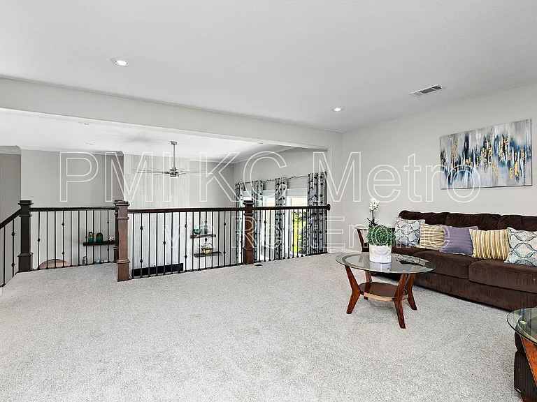15708 Canterbury St — Photo 30