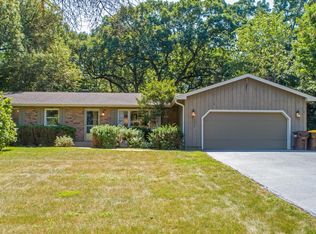 4519 Ripon Rd, Crystal Lake, IL 60012