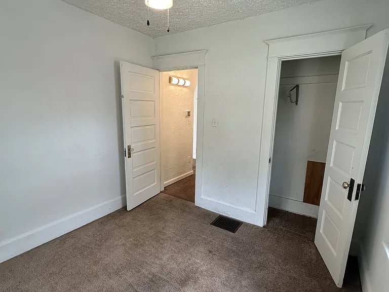 2109 W 9th St — Photo 10