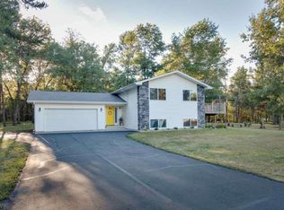 375-377 Hartford Ct, Nekoosa, WI 54457