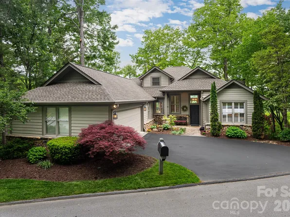 12 Spring Ridge Ln, Hendersonville, NC 28739