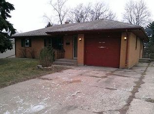 1418 W Riverside Blvd, Rockford, IL 61103